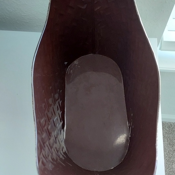 Hammered Basket Weave Metal Bronze Colored Oval Planter Bucket - Picture 5 of 8